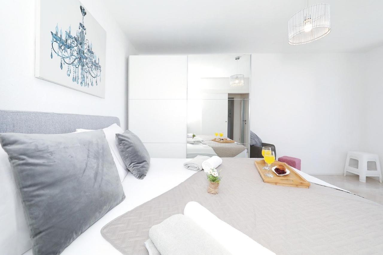 Holiday Home Maria One Minute From -Beach Zadar Buitenkant foto