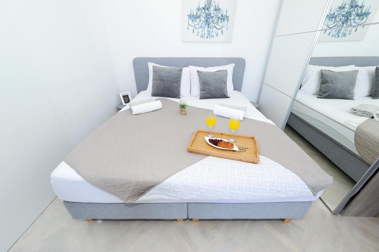 Holiday Home Maria One Minute From -Beach Zadar Buitenkant foto