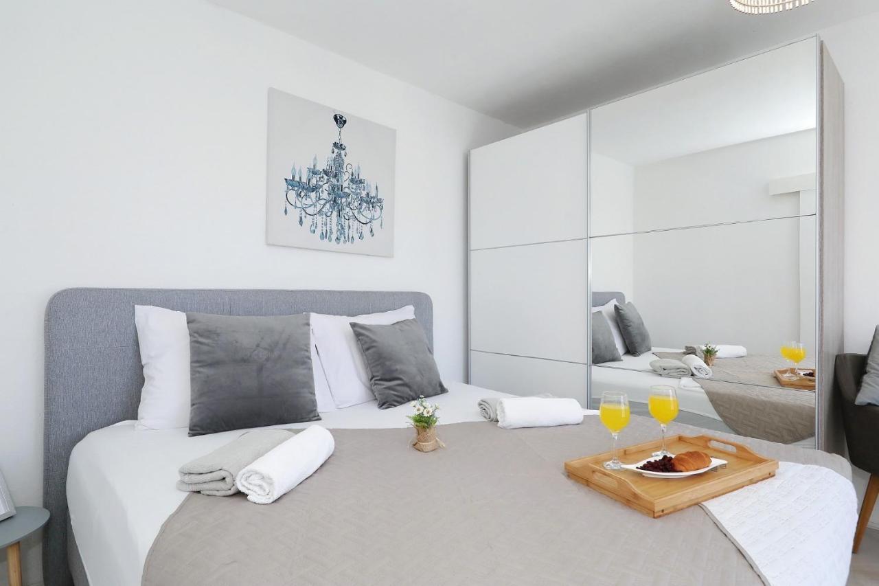 Holiday Home Maria One Minute From -Beach Zadar Buitenkant foto